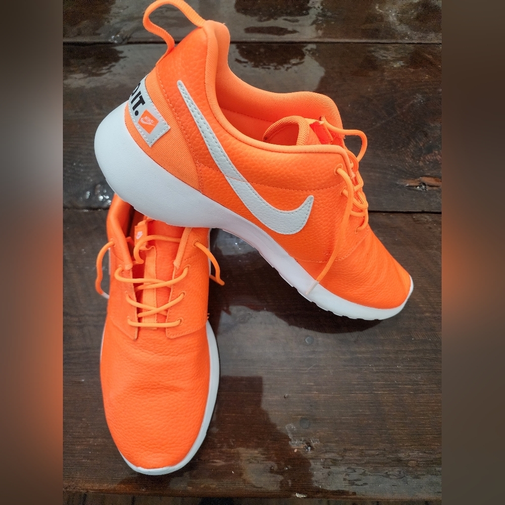👸👟 Nike Women's 11.5 Roshe One 833928-800 - Picture 2 of 13